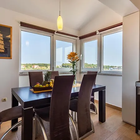 Ember Apartment *