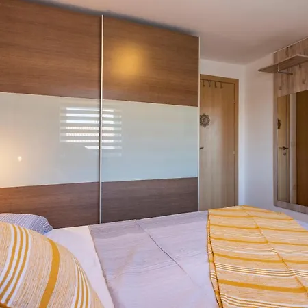 Ember Апартаменты Пула